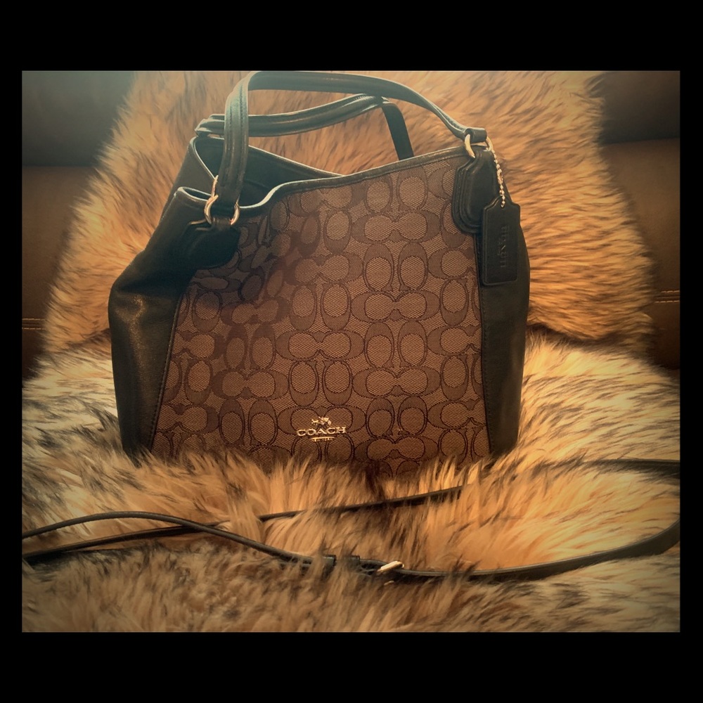 Coach! Small Handbag with Shoulder Strap